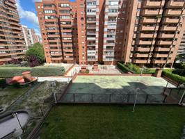 Piso En alquiler en Calle De Melchor Fernández Almagro, Fuencarral, Madrid photo 0