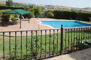 Exclusiva Villa en Cazalla de la Sierra , un oasis en pleno corazón de la Sierra Norte de Sevilla. photo 0