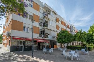 SE VENDE LOCAL DE ESQUINA 62 M2 CON LICENCIA DE BAR Y VELADORES, CON PATIO 24 M2 photo 0
