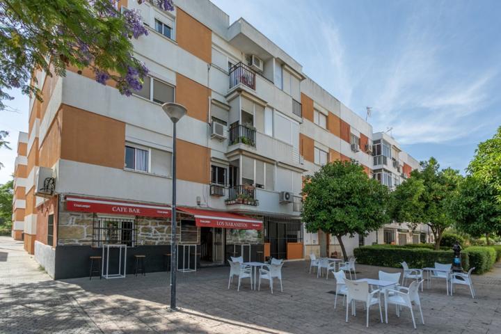 SE VENDE LOCAL DE ESQUINA 62 M2 CON LICENCIA DE BAR Y VELADORES, CON PATIO 24 M2 photo 0