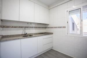 SE VENDE PISO REFORMADO 74 M2 3 HABITACIONES, UN BAÑO Y COCINA INDEPENDIENTE CON TERRAZA photo 0