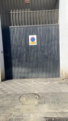 SE VENDE PLAZA DE GARAJE GRANDE 23 M2 FRENTE A VIAMED photo 0