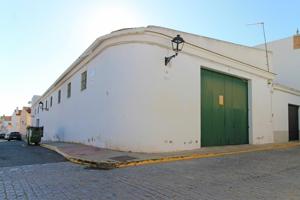 NAVE DE ESQUINA CON POSIBILIDAD DE CAMBIO DE USO A VIVIENDA photo 0