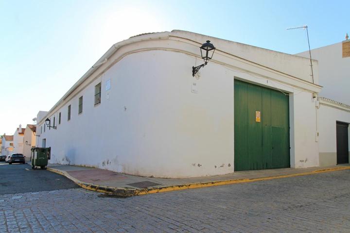 NAVE DE ESQUINA CON POSIBILIDAD DE CAMBIO DE USO A VIVIENDA photo 0