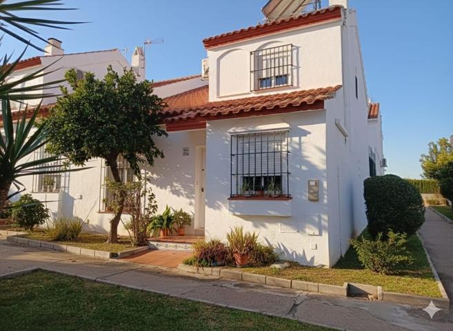 PAREADO A LA VENTA EN URBANIZACIÓN JARDÍN DEL CARMEN, TOMARES photo 0