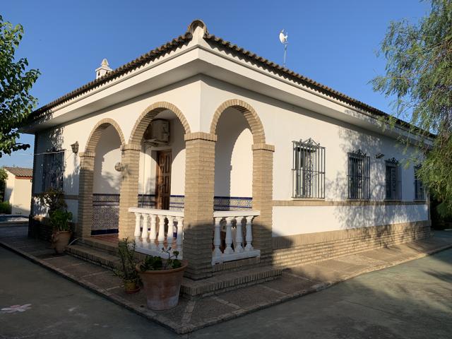 Tu casa ideal te espera en la urbanización más prestigiosa de Hinojos photo 0