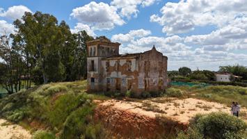 FINCA CON ENCANTO PARA REFORMAR, CON AMPLIAS INSTALACIONES GANADERAS photo 0