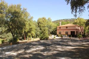 Finca Rústica con Encanto Histórico en Cortelazor, Sierra de Aracena - Una Joya Natural para Vivir o Invertir photo 0