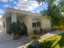 CHALET EN EL COMODORO, UTRERA photo 0