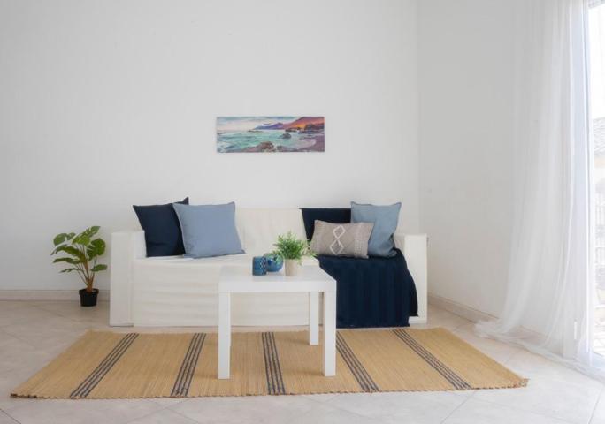 🏡 Piso con potencial en el centro de Castilleja de la Cuesta photo 0