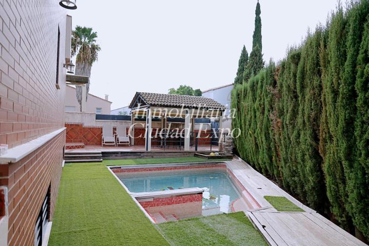 Chalet independiente en venta en espectacular urbanización Olivar Alto photo 0