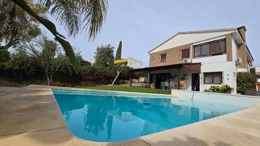 CHALET INDEPENDIENTE EN URB. LA JUNCOSA photo 0