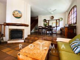 CHALET INDEPENDIENTE DIVIDIDO EN DOS VIVIENDAS EN TORREQUINTO photo 0