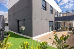 Venta de piso ático 237,66m² en Residencial Oasis, Sevilla este photo 0