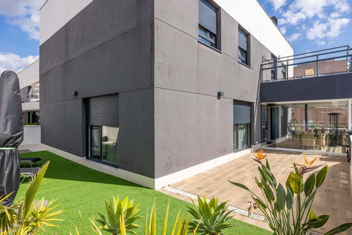 Venta de piso ático 237,66m² en Residencial Oasis, Sevilla este photo 0