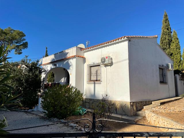 Moraira se vende chalet con piscina cerca del pueblo. photo 0