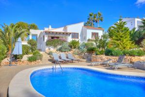 Villa de estilo tradicional parcialmente renovada en Moraira photo 0