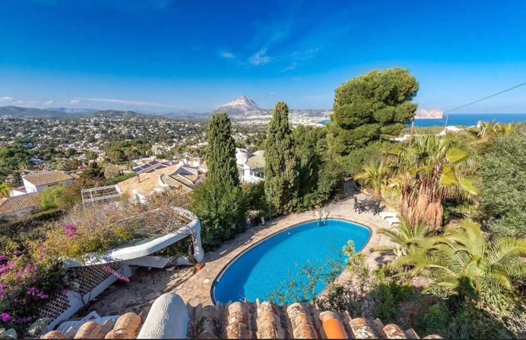 Villa con el encanto de una casita de campo con vistas al mar en Jávea photo 0