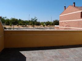 Unifamiliar Pareada En alquiler en Calle Del Tornado, Barajas, Madrid photo 0