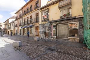 Casa En venta en Casco Histórico, Alcalá De Henares photo 0