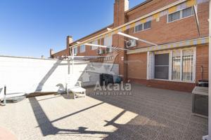 Casa En venta en Torrejón Del Rey photo 0