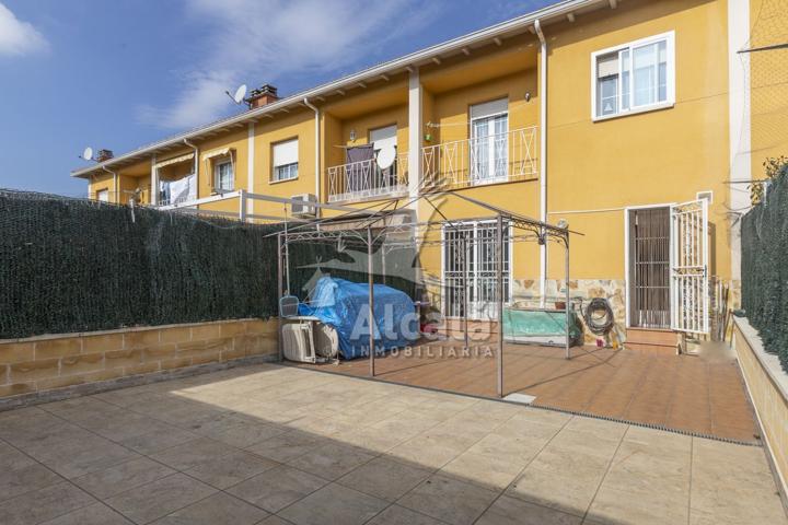 Unifamiliar Pareada En venta en Alovera photo 0