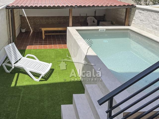 Unifamiliar Pareada En venta en Alovera photo 0