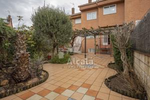Casa En venta en Camarma De Esteruelas photo 0