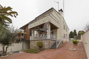 Casa En venta en Valdeavero photo 0