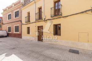 Casa En venta en Casco Histórico, Alcalá De Henares photo 0