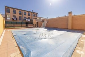 Dúplex En venta en Camarma De Esteruelas photo 0