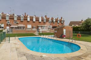 Casa En venta en Meco photo 0