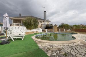 Casa En venta en Camarma De Esteruelas photo 0