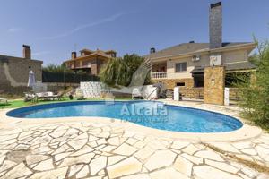 Casa En venta en Camarma De Esteruelas photo 0