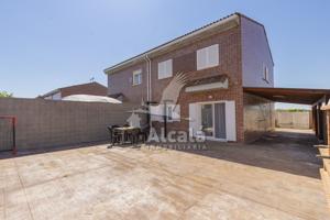 Casa En venta en Pioz photo 0