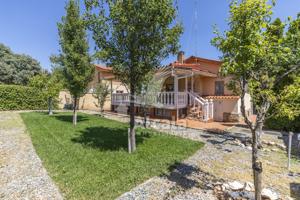 Casa En venta en Pioz photo 0