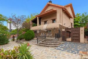 Casa En venta en Campo Real photo 0