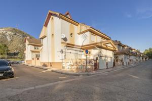 Casa En venta en Villalbilla photo 0