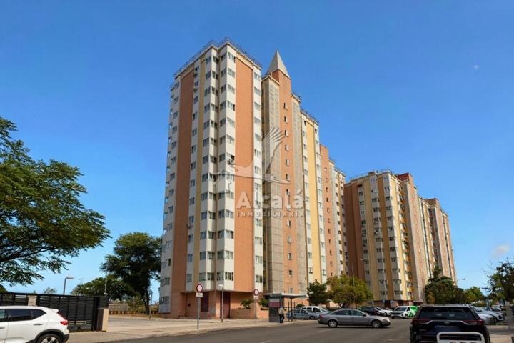 Casa En venta en Ciudad Lineal, Madrid photo 0