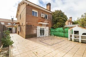 Casa En venta en Pioz photo 0