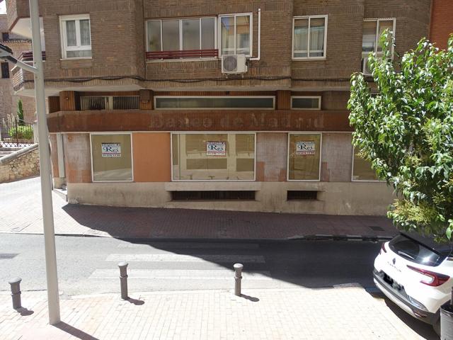 ¡Exclusivo LOCAL COMERCIAL A PIE DE CALLE en el corazón de Arganda! photo 0