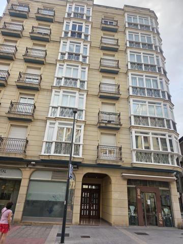 Amplio y Luminoso Piso en el Corazón de Burgos photo 0