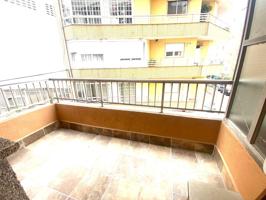 Piso de 2 habitaciones en Conde de Torrecedeira photo 0