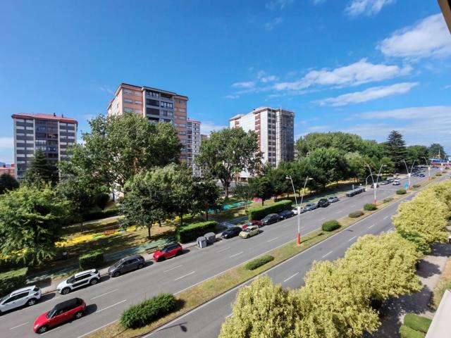 Piso 5 habitaciones Avenida Castelao photo 0