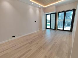 Alquiler de Oficina Reformada en Navia photo 0