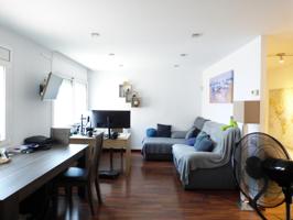 MARAVILLOSO DUPLEX INVERTIDO EN VENTA EN BADALONA CON 3 HABITACIONES photo 0