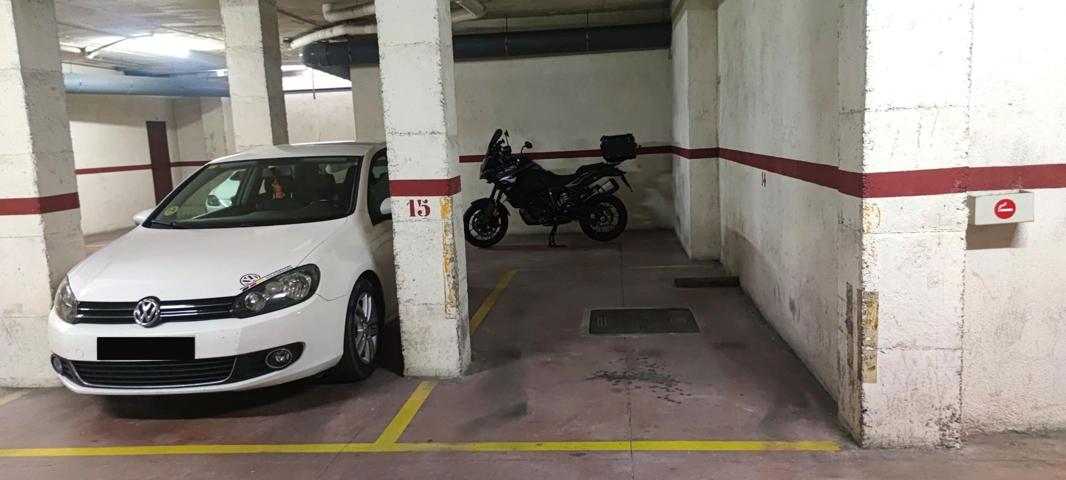 ¡GANGA! PARKING PARA COCHE MEDIANO EN LA FONT DELS CAPELLANS photo 0