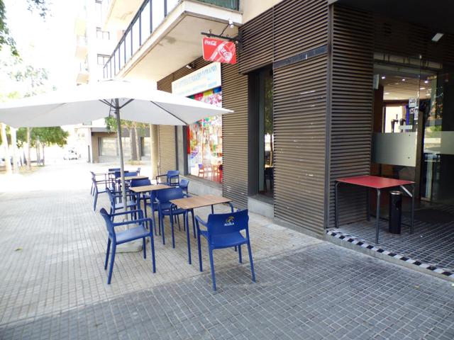 🏪 Bar cafetería en traspaso – Zona Bases de Manresa, junto al CAP Bages photo 0