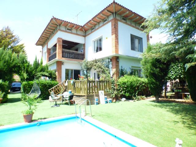 ✨ Vive el lujo natural: Exclusiva casa independiente en Sant Salvador de Guardiola con piscina, jardín y 2.600 m2 de parcela privada photo 0