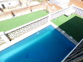 Chalet independiente con piscina, campo de fútbol y amplias terrazas. ¡Ideal para familias y amantes del espacio al aire libre! SE ADMITEN MASCOTAS photo 0